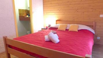 Room, 1 Bedroom (4 Personnes) | Bed sheets
