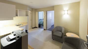 Suite, 2 Bedrooms | Living area