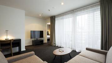 Premium bedding, in-room safe, desk, laptop workspace