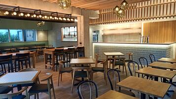 Daily continental breakfast (NZD 25 per person)