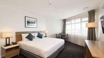 Premium bedding, in-room safe, desk, laptop workspace