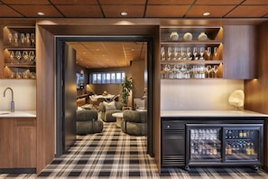 Bar (on property) - Oaks Auckland Hotel (Auckland)
