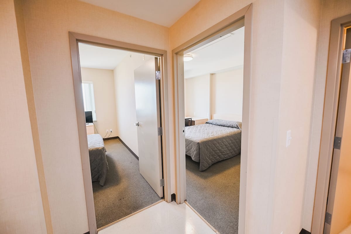 Suite, 4 Bedrooms