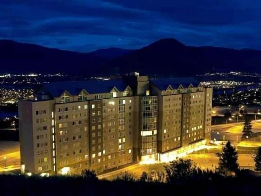 Depan hartanah - siang/malam