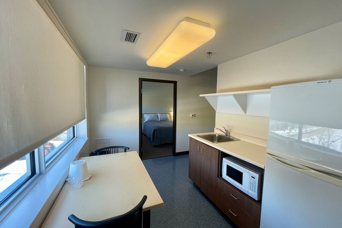 basic room, 2 bedrooms | private kitchen | fridge, microwave