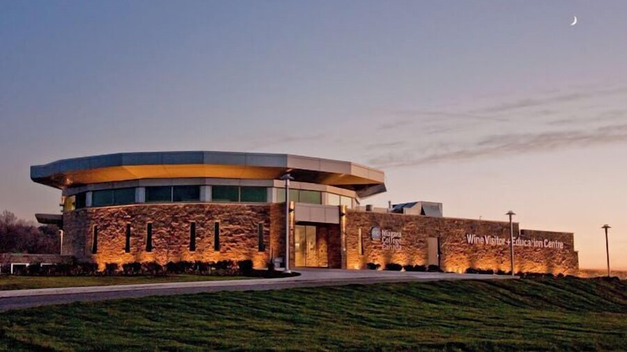 Residence & Conference Centre - Niagara-on-the-Lake