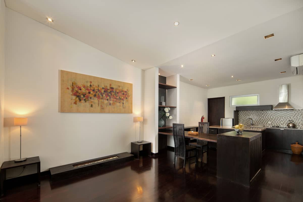 royal villa, 1 bedroom, non smoking, pool view | private kitchen | dining tables