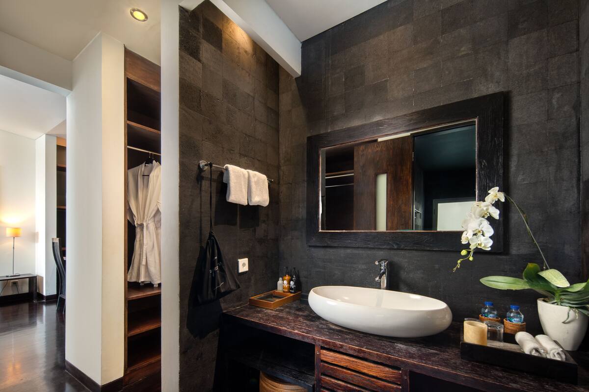 royal villa, 1 bedroom, non smoking, pool view | bathroom | separate bathtub and shower, free toiletries, hair dryer, bathrobes