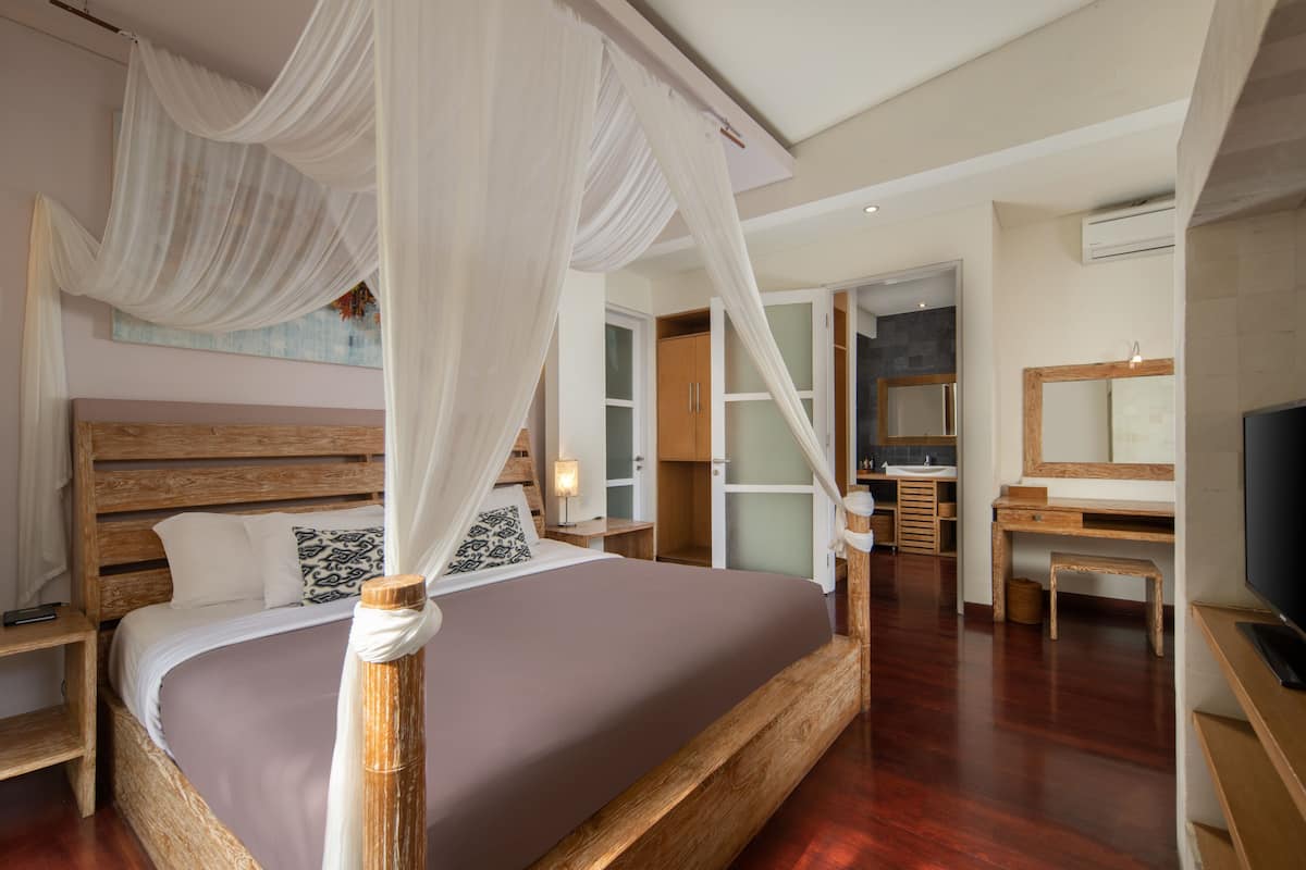 1 bedroom, premium bedding, minibar, in-room safe