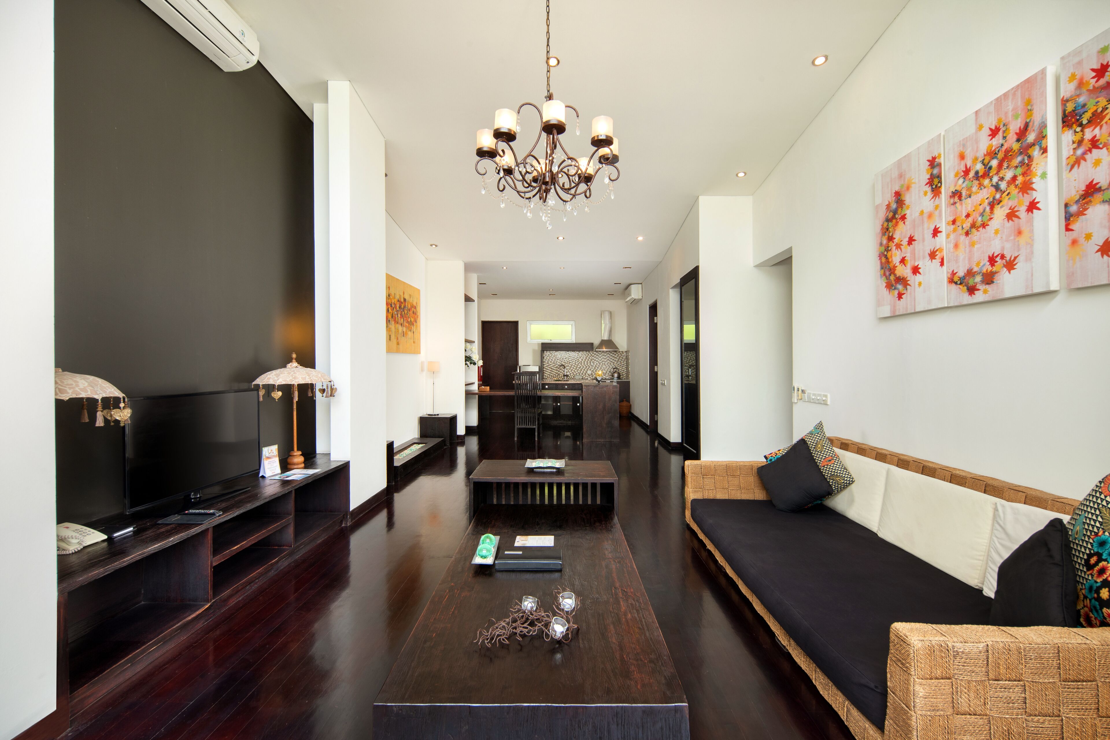 royal villa, 1 bedroom, non smoking, pool view | living area | 43-inch led tv with cable channels