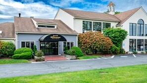 Front of property - All Seasons Resort, Trademark Collection by Wyndham (South Yarmouth)