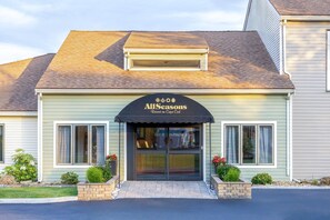 Exterior - All Seasons Resort, Trademark Collection by Wyndham (South Yarmouth)