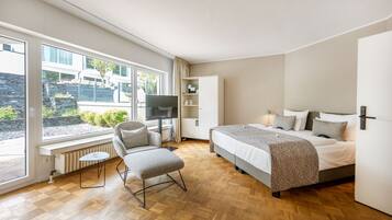 Comfort Double Room, Annex Building (Kabinet mit Balkon) | Peralatan tempat tidur hipoalergenik, bar mini, peti besi dalam bilik