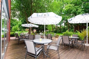 Terrace/patio - Hotel Aquamarin (Papenburg)