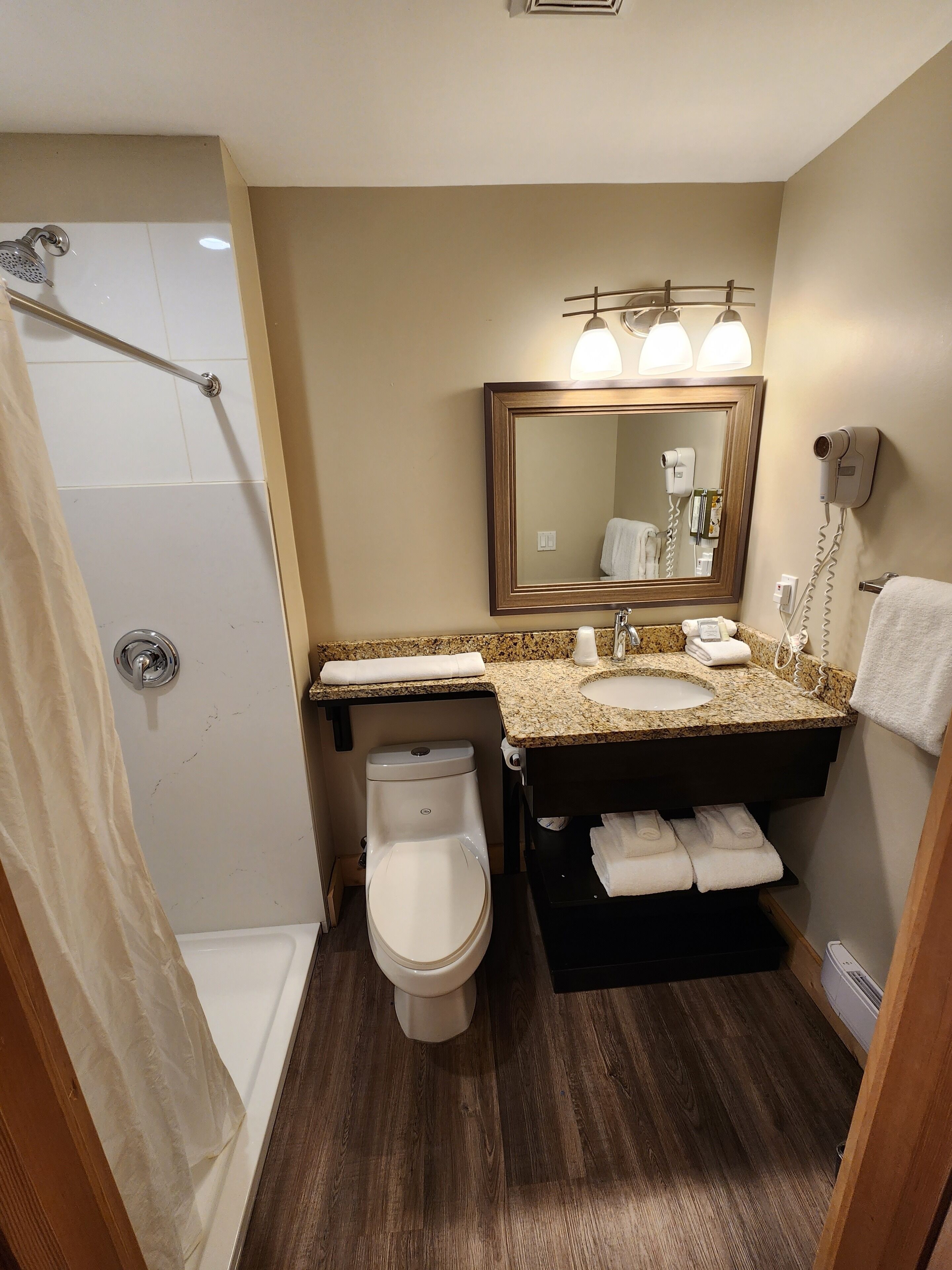 Standard Room | Bathroom | Free toiletries, hair dryer, towels, soap