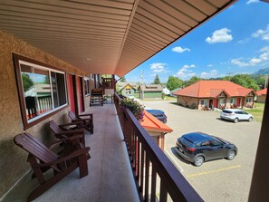 Exterior - Aspen Village Inn (Waterton Park)