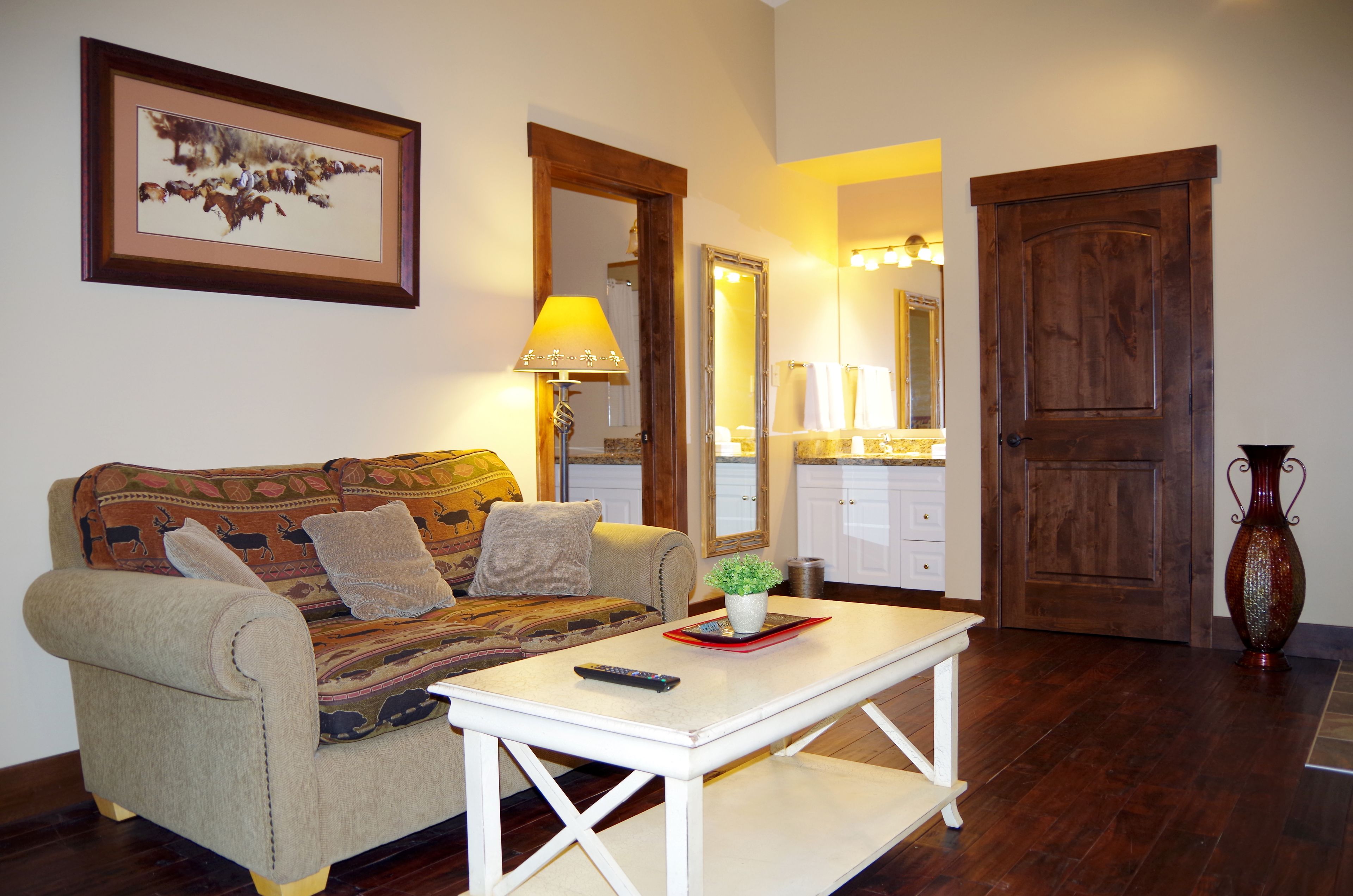 Honeymoon Suite, 1 King Bed, Jetted Tub | Desk, free WiFi, bed sheets