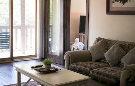 1 habitación, escritorio, wifi gratis y ropa de cama