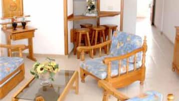 Apartamento estándar, 2 habitaciones | Zona de estar