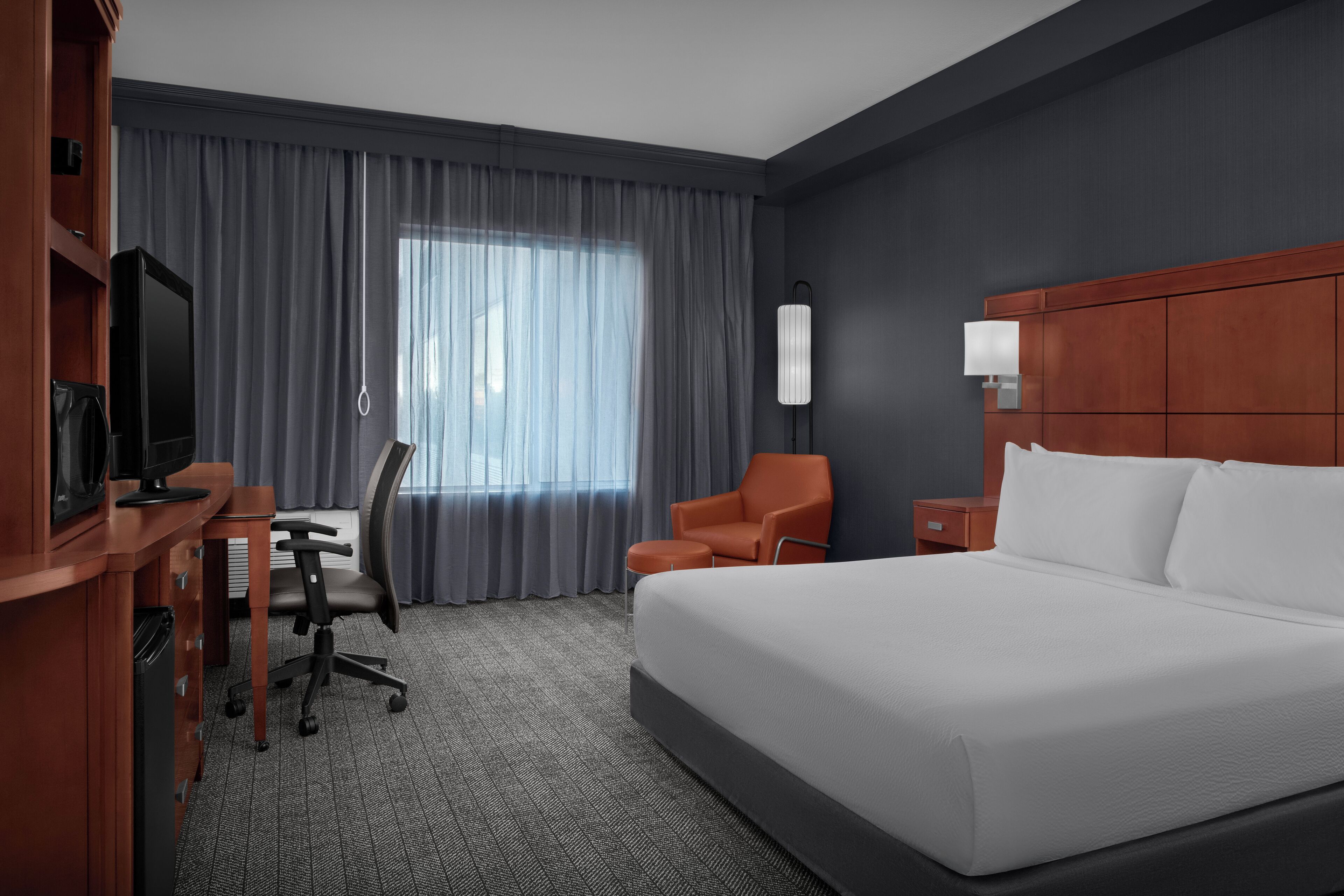 Hypo-allergenic bedding, in-room safe, desk, laptop workspace