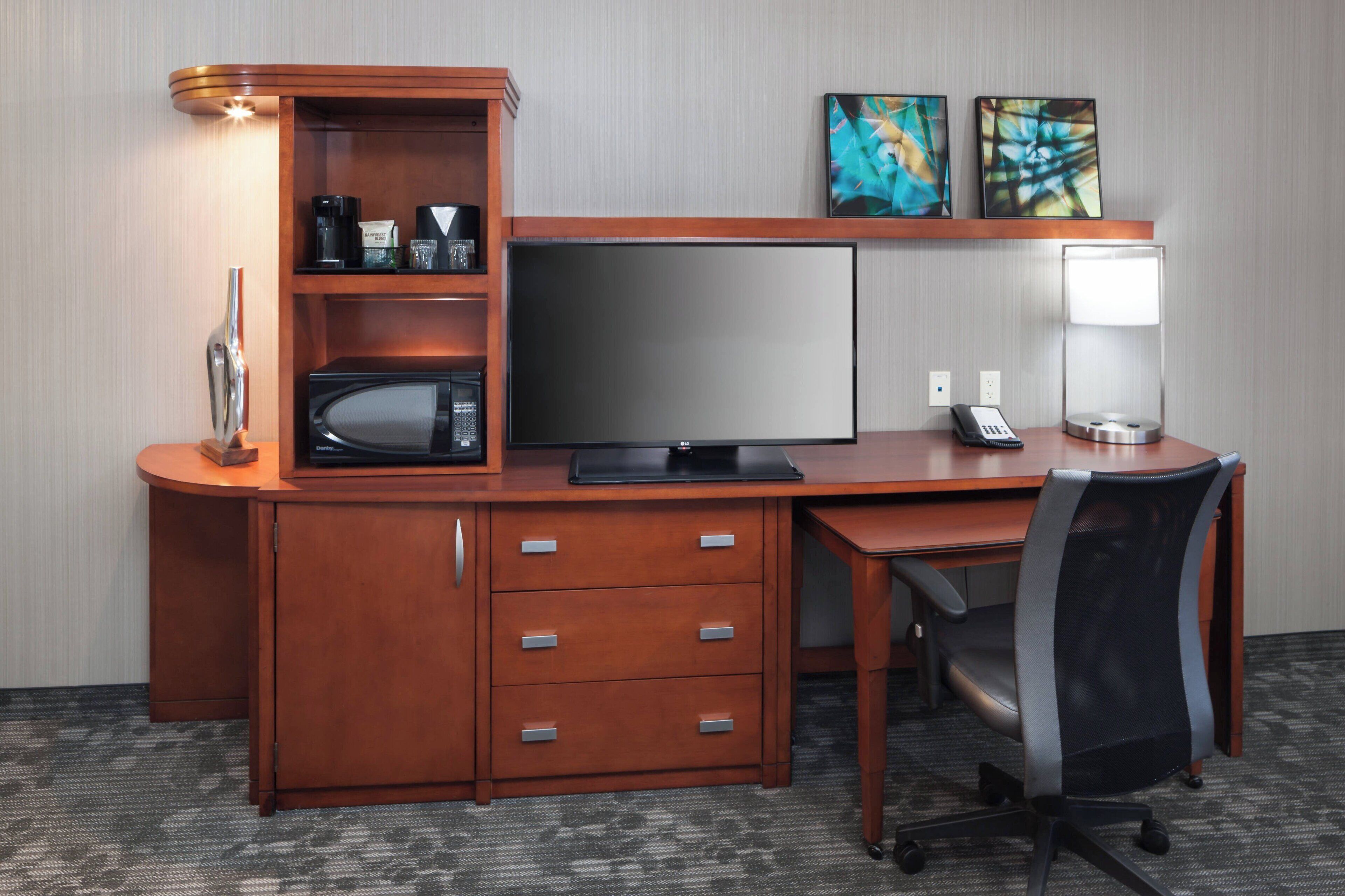 hypo-allergenic bedding, in-room safe, desk, laptop workspace