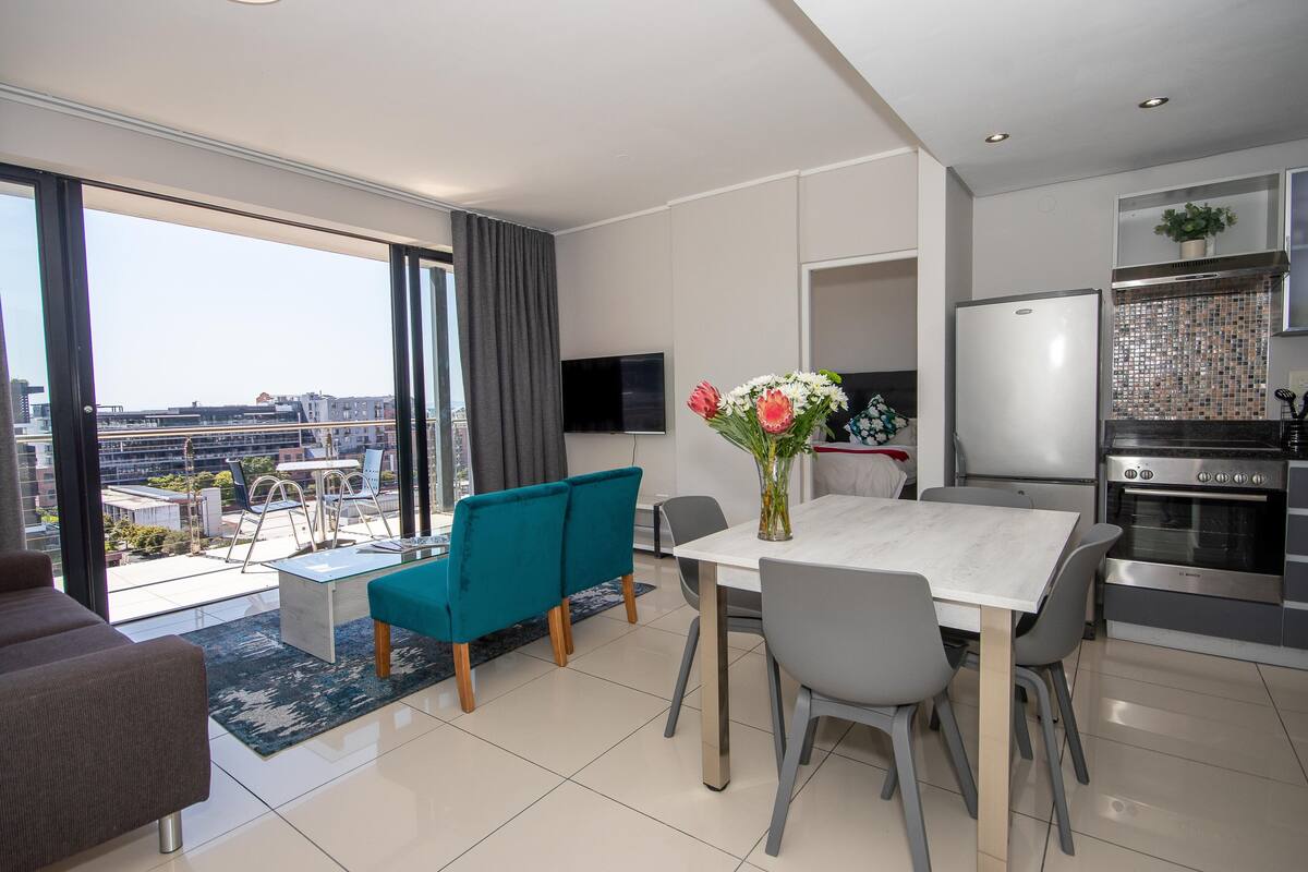 Deluxe Apartment, 2 Bedrooms | Living area | Smart TV