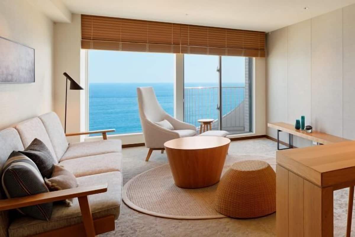 Living area | TV