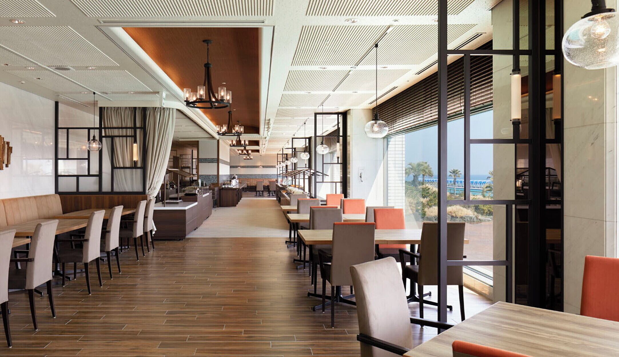 2 restaurants, lunch, dinner served; local and international cuisine