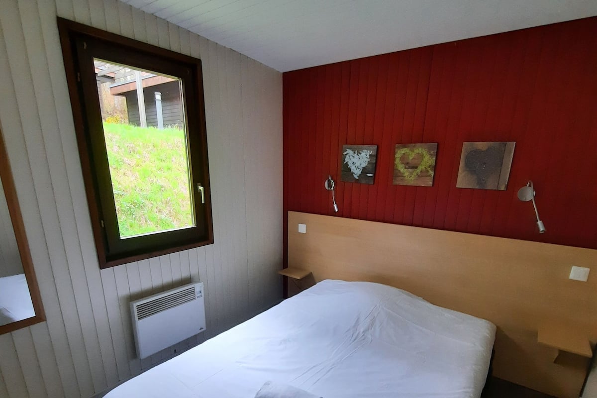 Apartamento, 2 habitaciones (5 Pers) | Mobiliario individual, cortinas opacas, sistema de insonorización