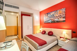 Triple Room | Egyptian cotton sheets, premium bedding, down comforters - Magnifico Rome (Rome)