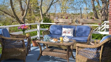 Lewis Bay Light Suite | Terrace/patio