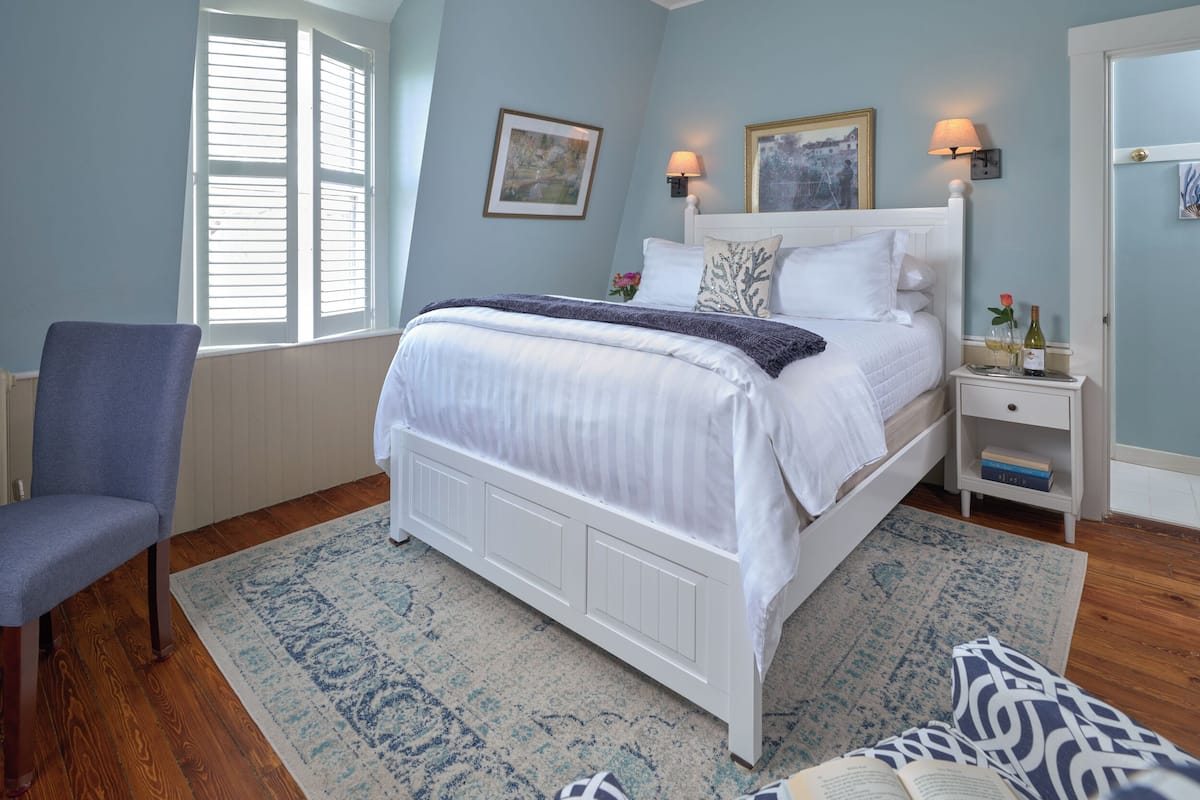 Wood End Light Room | Premium bedding, pillow-top beds, iron/ironing board, free WiFi