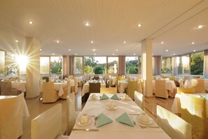 Restaurant - Livadi Nafsika (Corfu)