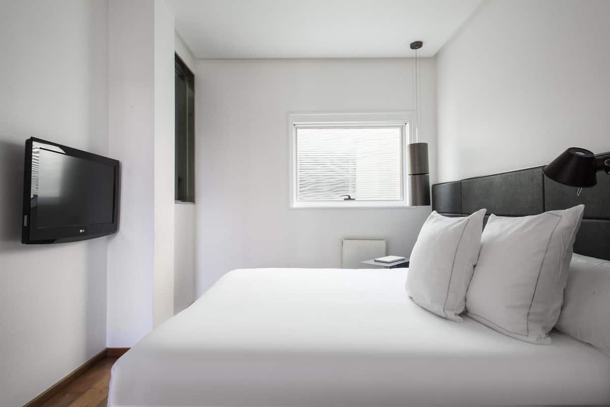 Hochwertige Bettwaren, Daunenbettdecken, Minibar, Zimmersafe