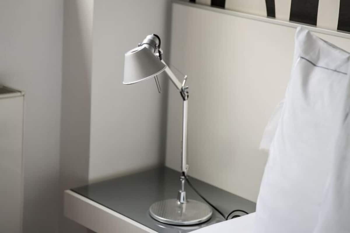 Bộ đồ giường cao cấp, chăn bông, minibar, két bảo mật tại phòng