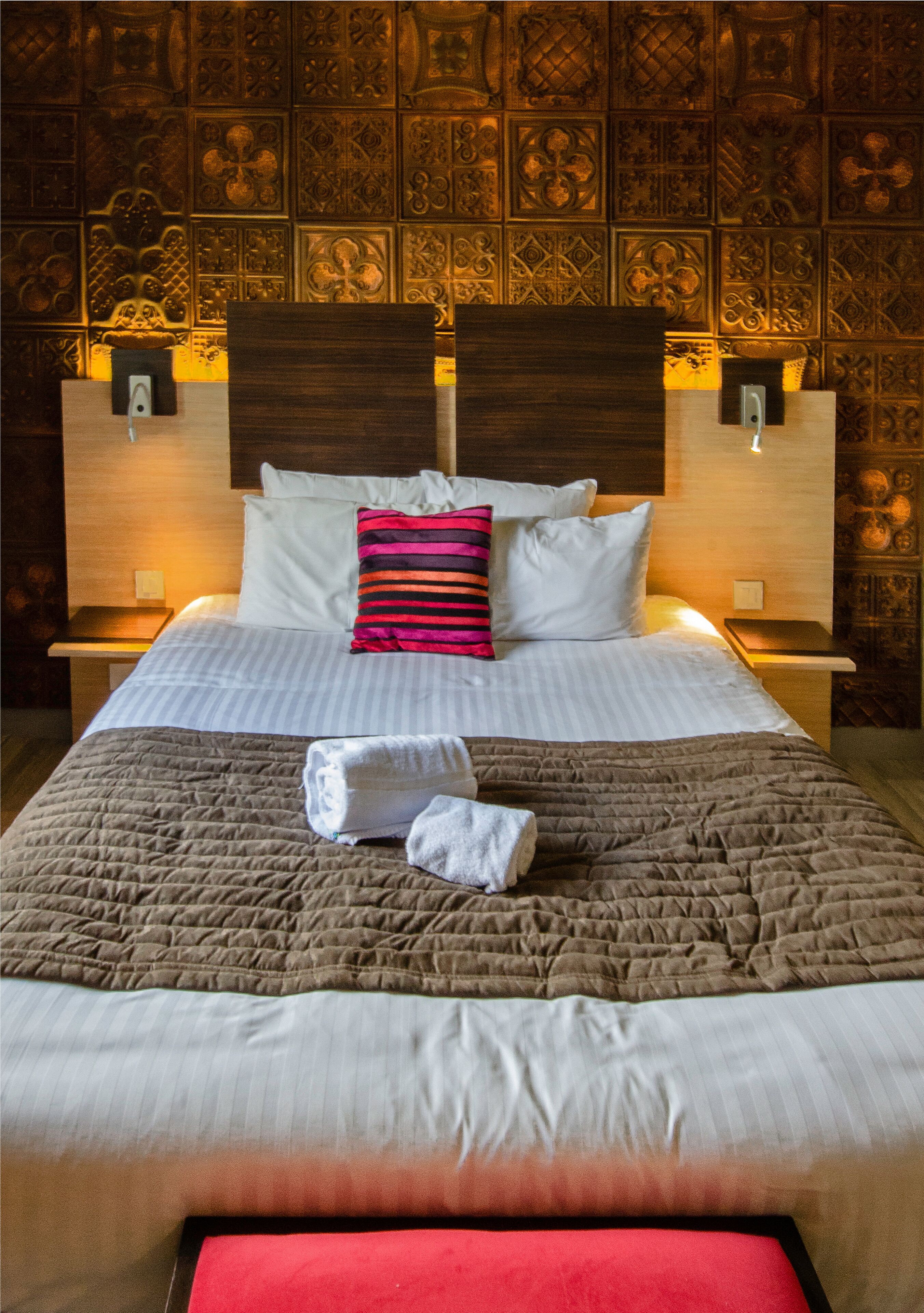 Habitación doble Confort | Minibar, caja de seguridad en la habitación y escritorio 