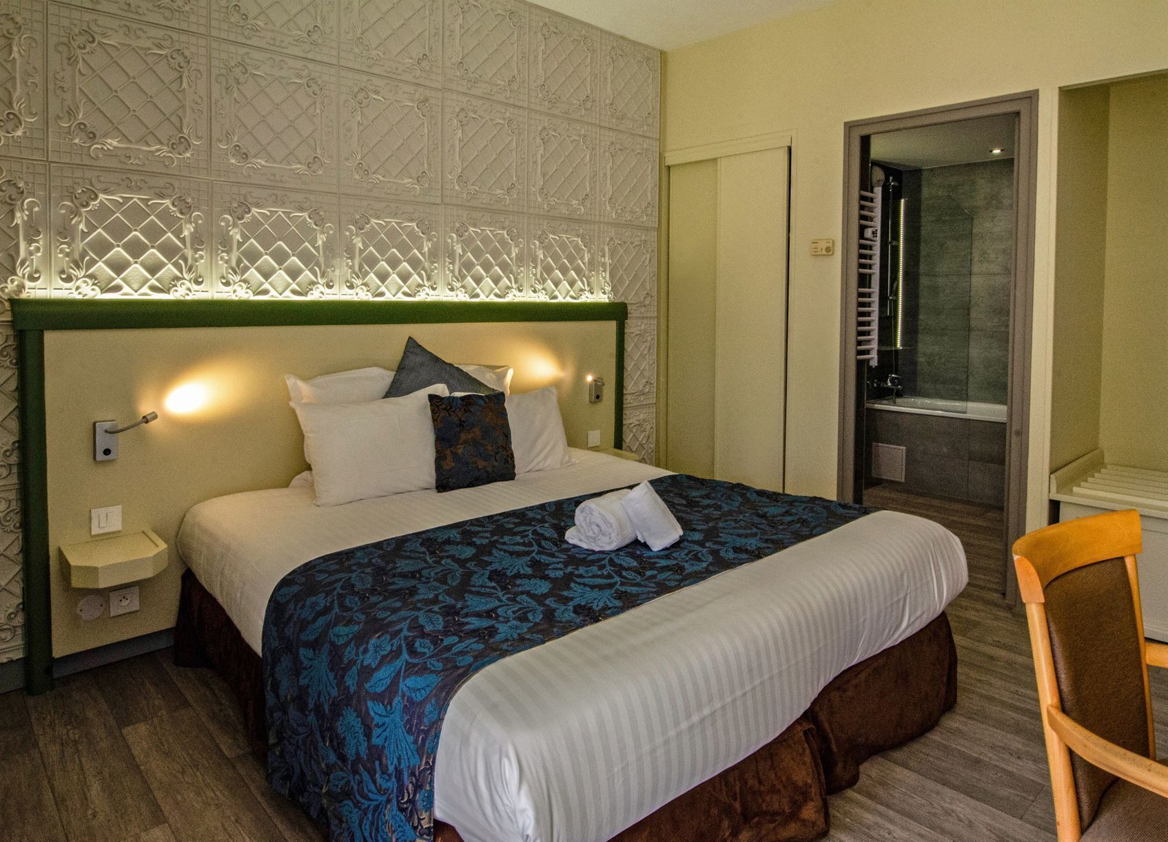 Minibar, in-room safe, desk, soundproofing