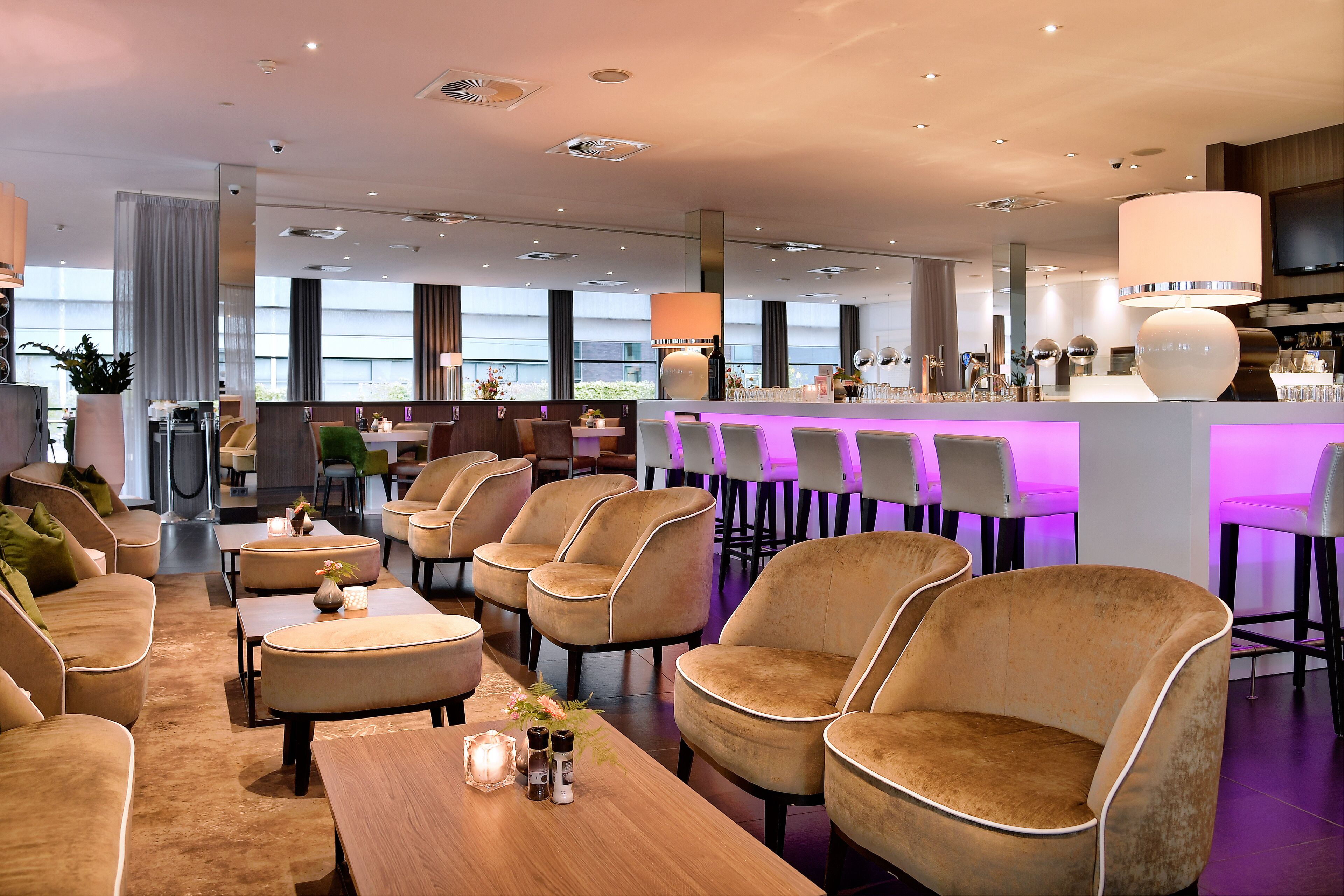 breakfast, lunch, dinner served; al fresco dining