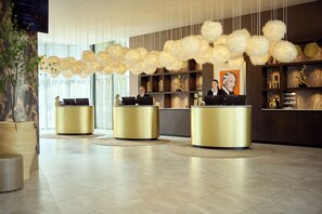 Reception - Van Der Valk Hotel Amersfoort A1 (Amersfoort)