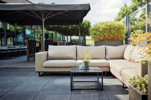 Terrace/patio - Van Der Valk Hotel Amersfoort A1 (Amersfoort)