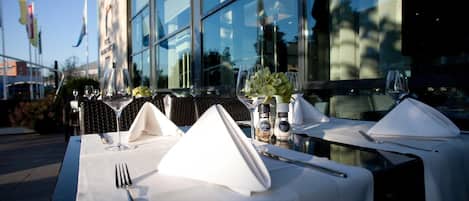 Frühstück, Mittagessen, Abendessen, Speisen im Freien