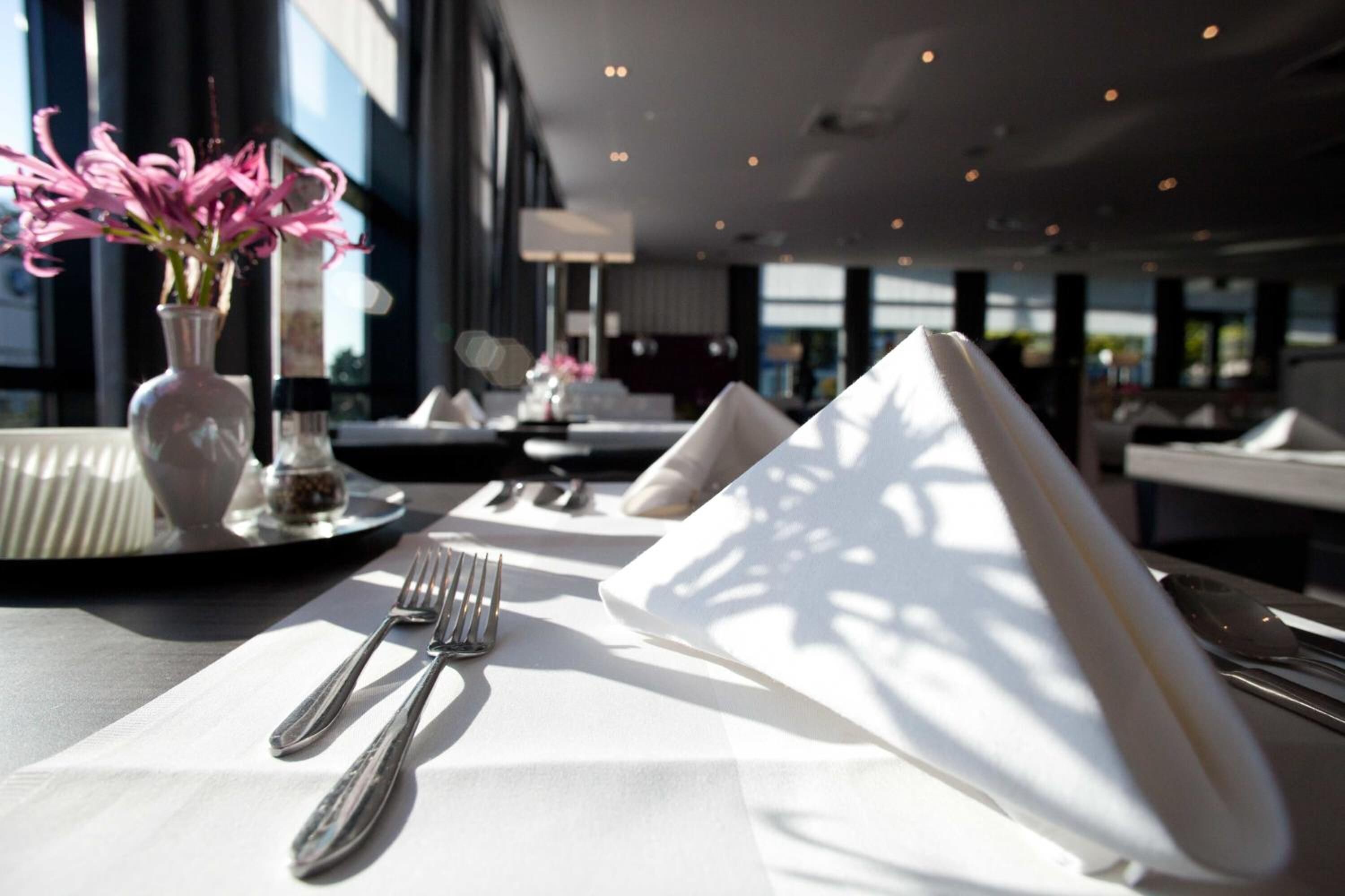 breakfast, lunch, dinner served; al fresco dining