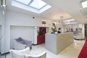 ロビーラウンジ