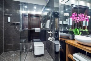 Tweepersoonskamer | Badkamer met douche