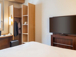 Double Room, 1 Double Bed (New Sleep Easy Concept) | Desk, blackout drapes, soundproofing, free WiFi