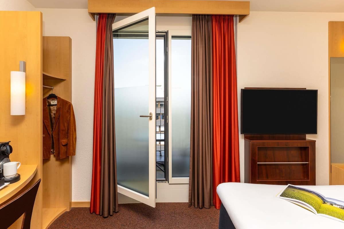 Chambre Double Confort, 1 lit double, balcon