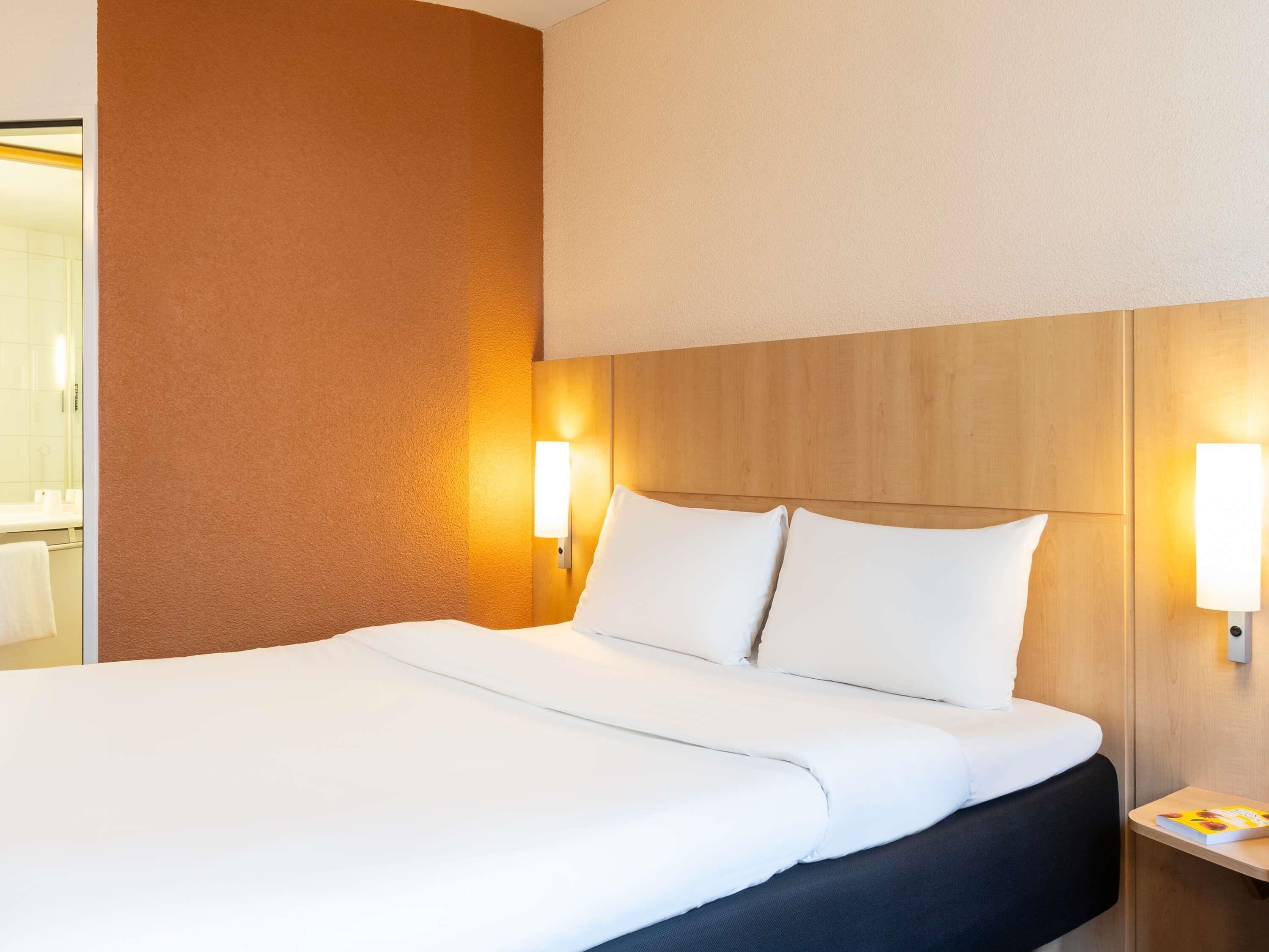 double room, 1 double bed (new sleep easy concept) | desk, blackout curtains, soundproofing, free wifi