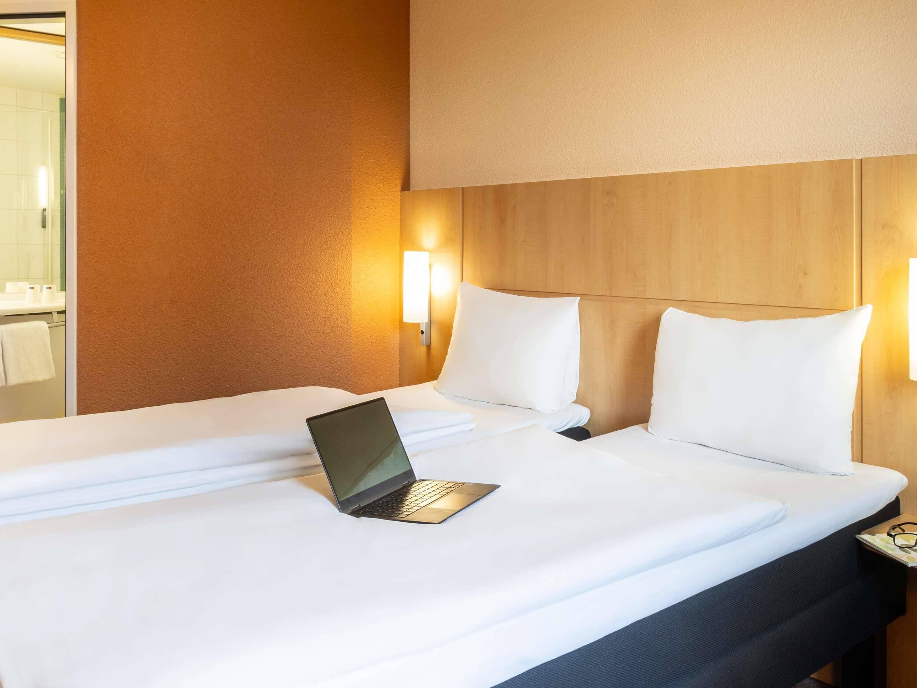 standard room, 2 single beds | desk, blackout curtains, soundproofing, free wifi