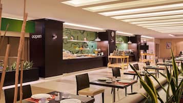 Tägliches Frühstücksbuffet gegen Gebühr