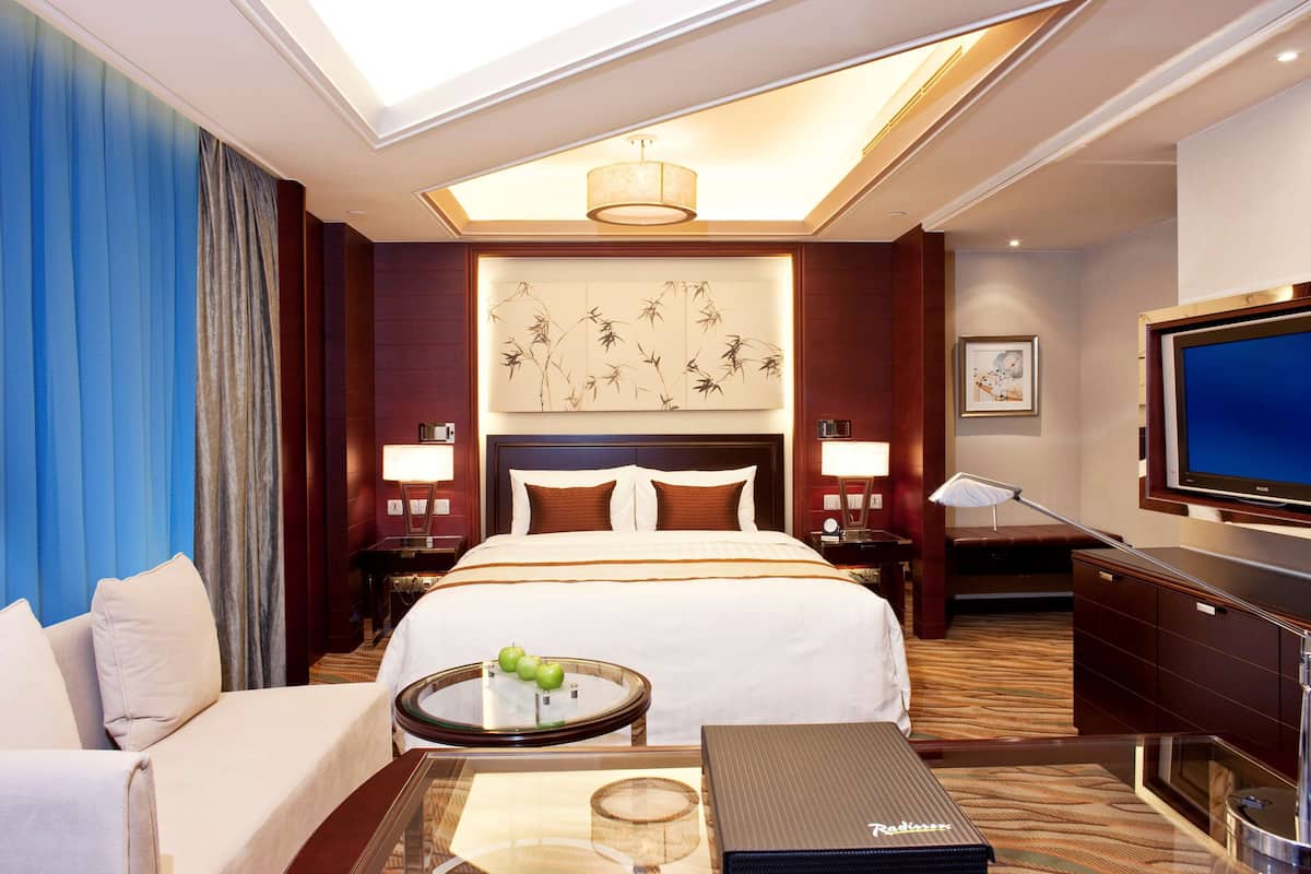 Quarto luxo | Frigobar, cofres nos quartos, ferros/tábuas de passar roupa